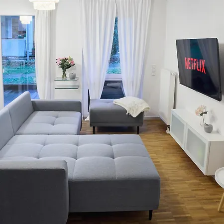 Zentrale - Nahe Sap - Parkplatz - Terrasse